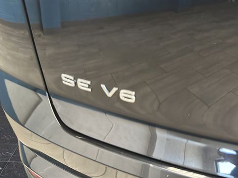 Used 2022 Volkswagen Atlas Cross Sport SE AWD/4WD image 4