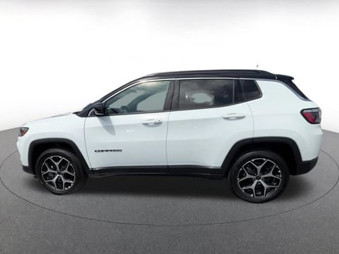 Used 2025 Jeep Compass Limited AWD/4WD image 9