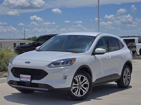 Used 2022 Ford Escape SEL image 2