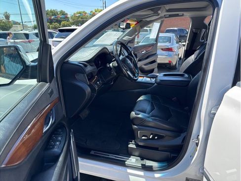 Used 2019 Cadillac Escalade Premium Luxury AWD/4WD image 13