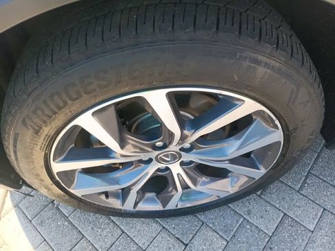 Used 2023 Acura MDX SH-AWD w/ Technology Package image 10