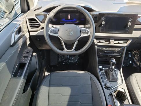 New 2026 Volkswagen Taos SE AWD/4WD image 10