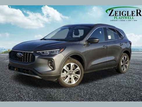 Used 2025 Ford Escape Platinum image 1