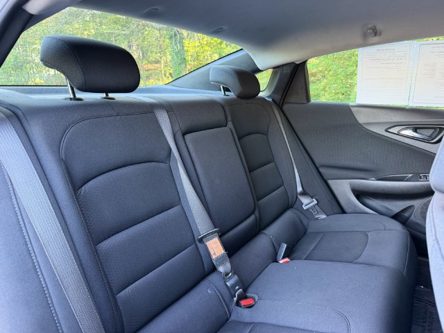 Used 2025 Chevrolet Malibu LT FWD image 32