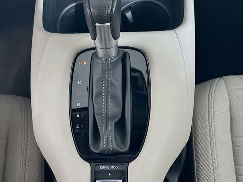Used 2023 Honda HR-V LX image 23