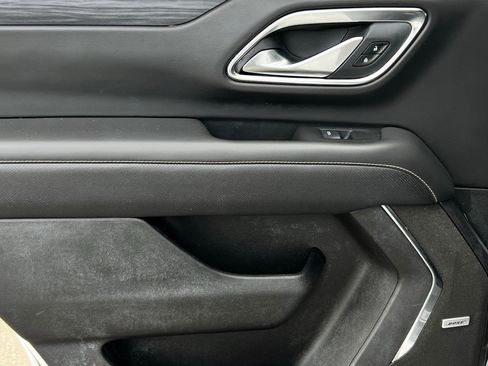 Used 2024 GMC Yukon SLT image 10