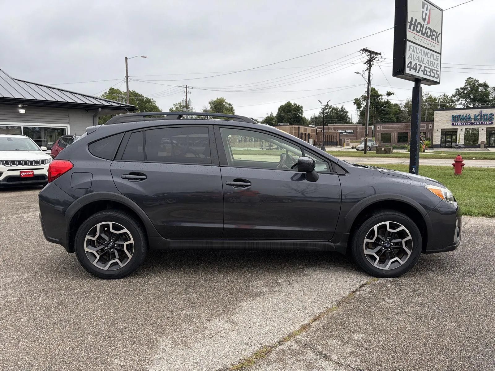 Used 2016 Subaru Crosstrek 2.0i Premium w/ Popular Package #1 AWD/4WD image 4