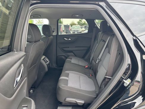 Used 2025 Chevrolet Blazer LT FWD image 27