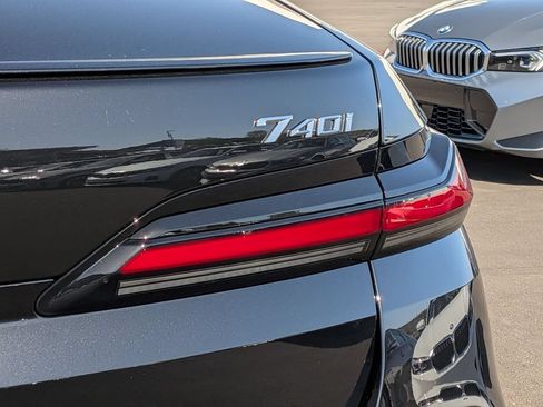 New 2026 BMW 740i w/ Premium Package RWD image 23