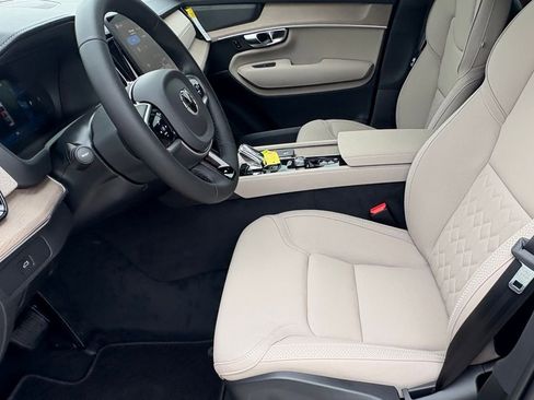 New 2026 Volvo XC90 B5 Plus w/ Protection Package Premier AWD/4WD image 19