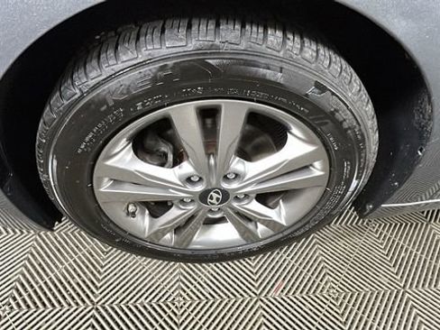 Used 2018 Hyundai Elantra SEL FWD image 10