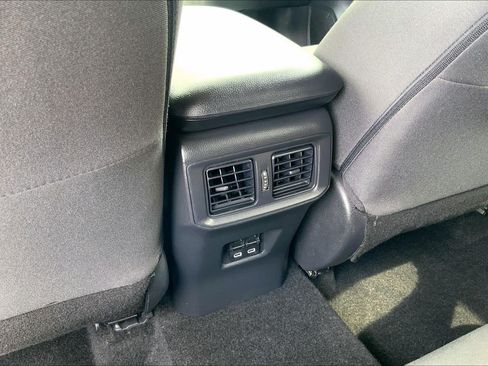 Used 2024 Toyota RAV4 XLE AWD/4WD image 39