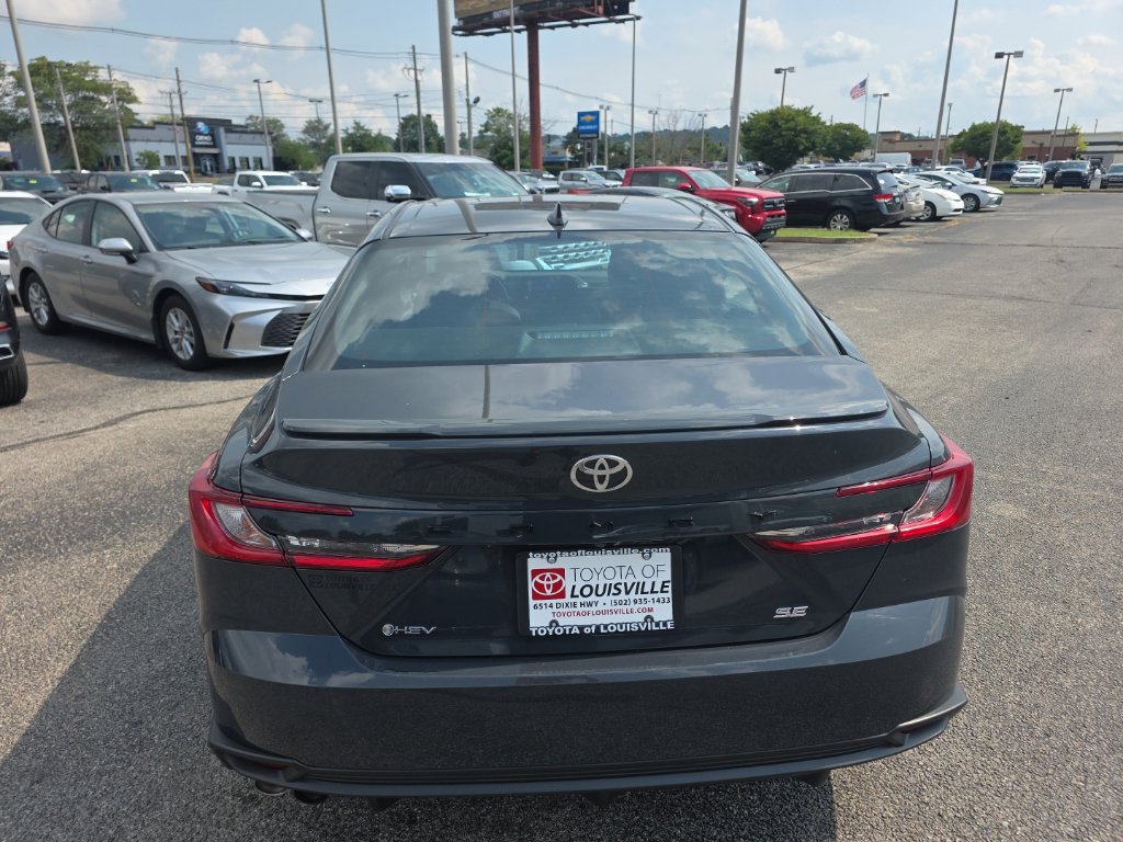 Used 2025 Toyota Camry SE FWD image 5