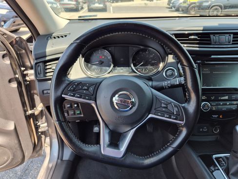 Certified 2020 Nissan Rogue SV AWD/4WD image 18