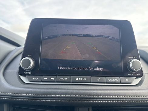 Certified 2025 Nissan Rogue SV image 44