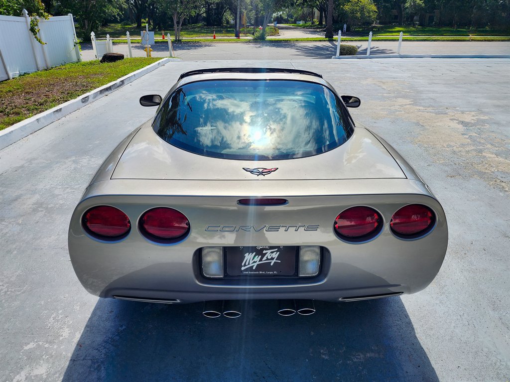 Used 1998 Chevrolet Corvette Coupe w/ Memory Pkg RWD image 7