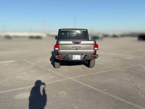 New 2026 Jeep Gladiator Sport image 10