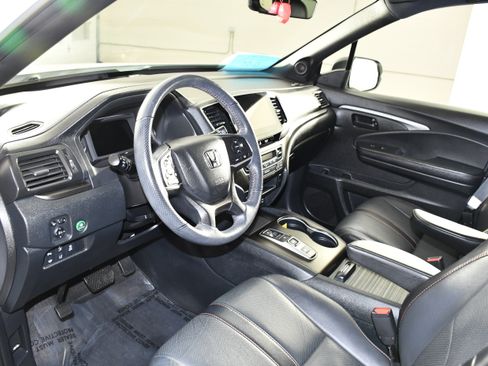 Certified 2022 Honda Passport TrailSport image 2