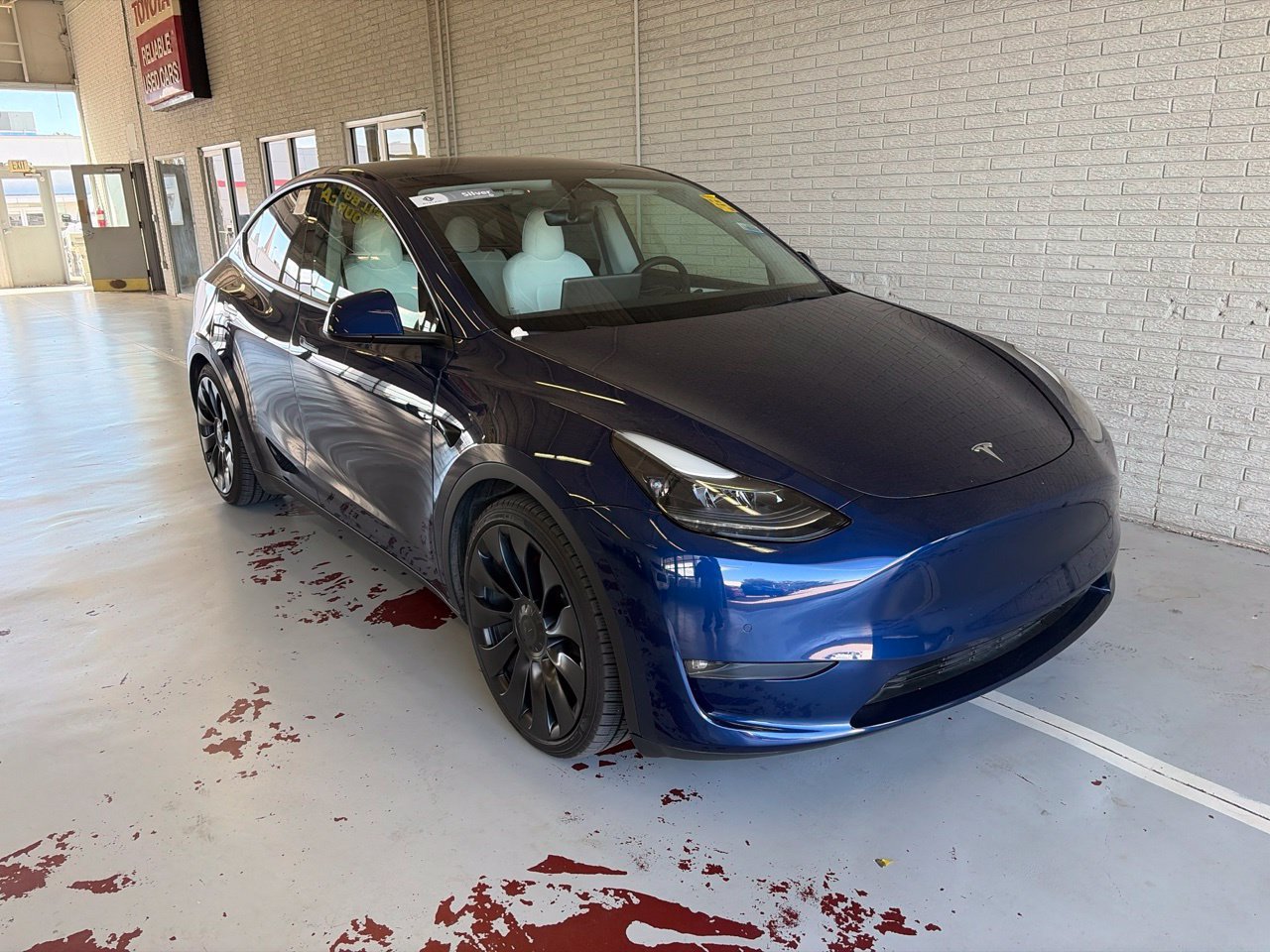 Used 2022 Tesla Model Y Performance AWD/4WD image 1