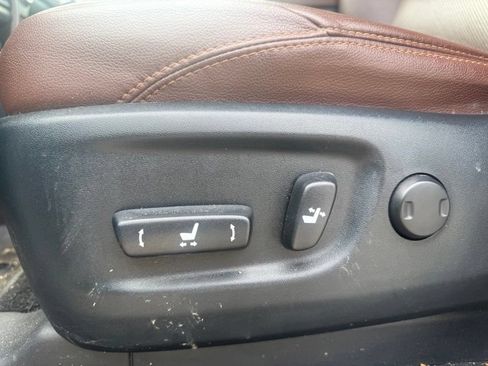 Used 2022 Toyota 4Runner Limited AWD/4WD image 5