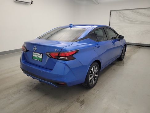 Used 2021 Nissan Versa SV FWD image 9