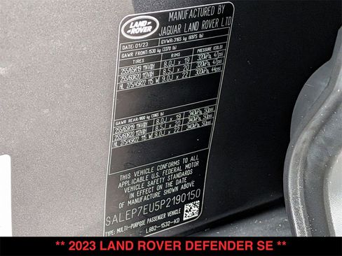Used 2023 Land Rover Defender 110 SE image 31