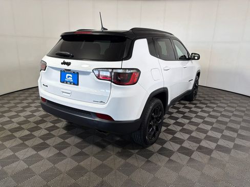 Used 2022 Jeep Compass Latitude w/ Convenience Group AWD/4WD image 7