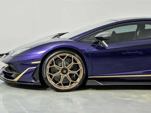 Used 2019 Lamborghini Aventador SVJ image 12