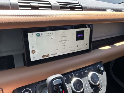 Used 2024 Land Rover Defender 110 X-Dynamic SE image 28