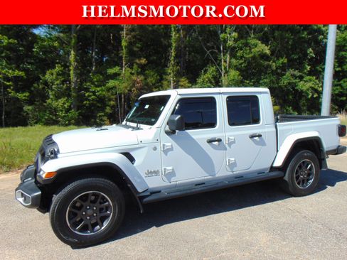 Used 2023 Jeep Gladiator Overland AWD/4WD image 4