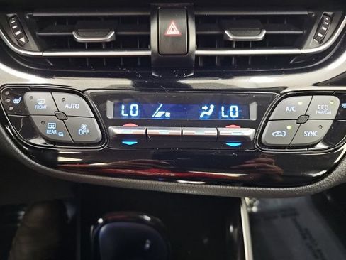 Used 2020 Toyota C-HR Limited FWD image 23