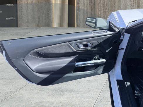 Used 2024 Ford Mustang Convertible image 24