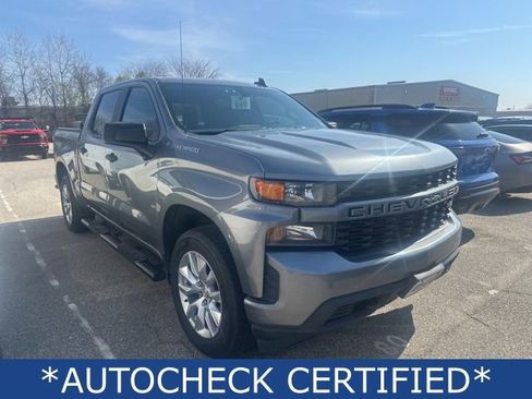 Used 2020 Chevrolet Silverado 1500 Custom w/ Custom Value Package AWD/4WD image 2