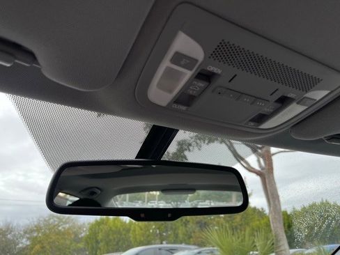 Used 2017 Acura ILX w/ Premium Package image 8