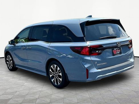 Used 2025 Honda Odyssey Elite image 4