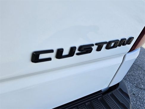 Used 2023 Chevrolet Silverado 1500 Custom image 12