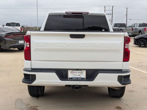 Used 2024 Chevrolet Silverado 1500 Custom image 4