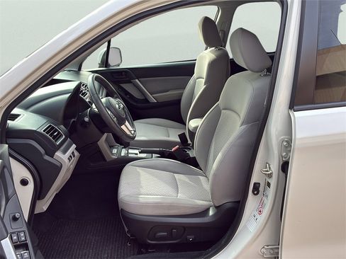 Used 2017 Subaru Forester 2.5i Premium w/ All-Weather Package image 19