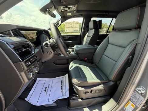 New 2026 GMC Yukon XL AT4 w/ AT4 Premium Plus Package AWD/4WD image 5