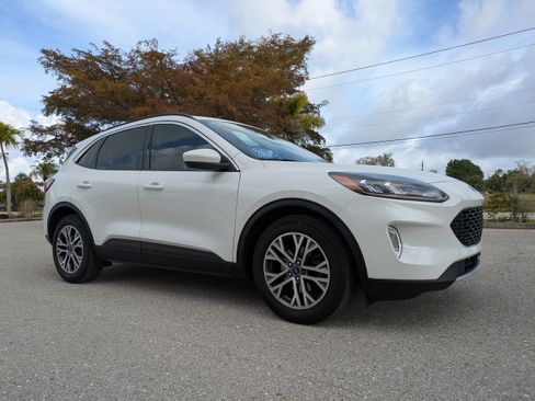 Used 2022 Ford Escape SEL FWD image 2