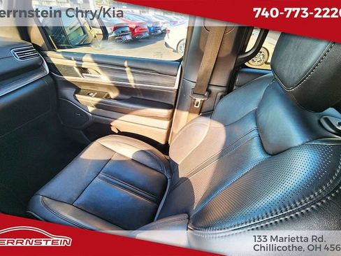 Used 2024 Jeep Wagoneer L Series II w/ Flexible Seating Group AWD/4WD image 11