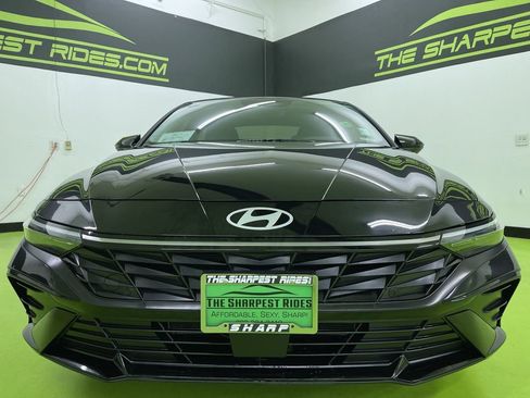 Used 2024 Hyundai Elantra SEL w/ Convenience Package image 3