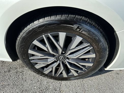 Used 2023 Nissan Altima 2.5 SV FWD image 28