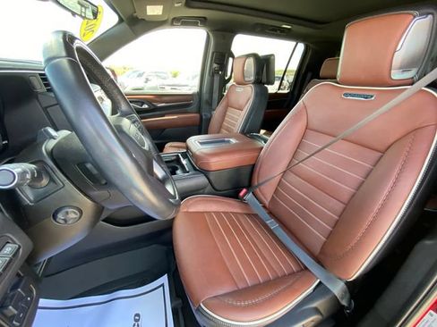Used 2023 GMC Yukon XL Denali Ultimate AWD/4WD image 12