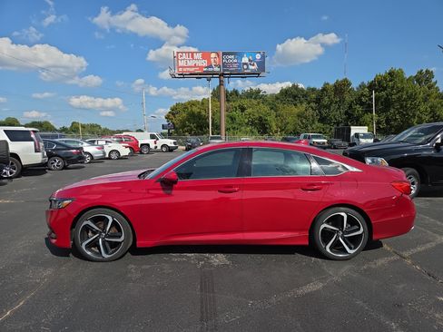 Used 2018 Honda Accord Sport image 2