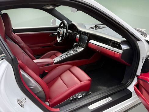 Used 2019 Porsche 911 Carrera 4S image 12