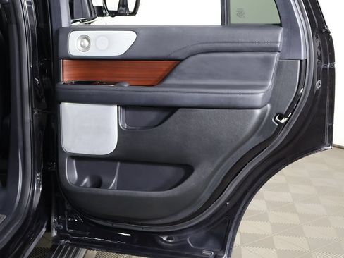 Used 2023 Lincoln Navigator Reserve AWD/4WD image 36