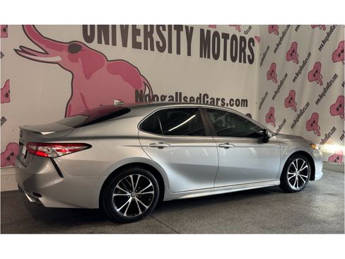 Used 2020 Toyota Camry SE FWD image 10