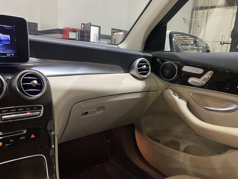 Used 2016 Mercedes-Benz GLC 300 image 4
