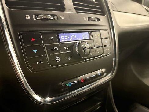 Used 2018 Dodge Grand Caravan GT image 19